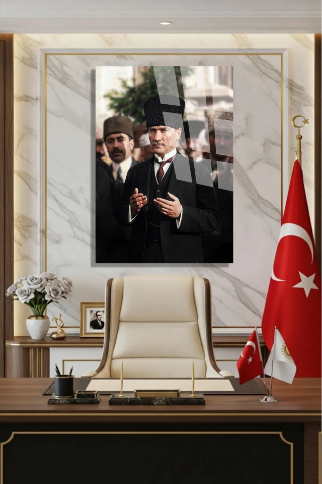 KIRILMAZ CAM TABLO MUSTAFA KEMAL ATATÜRK TARİHİ PORTRE SANATSAL TASARIM