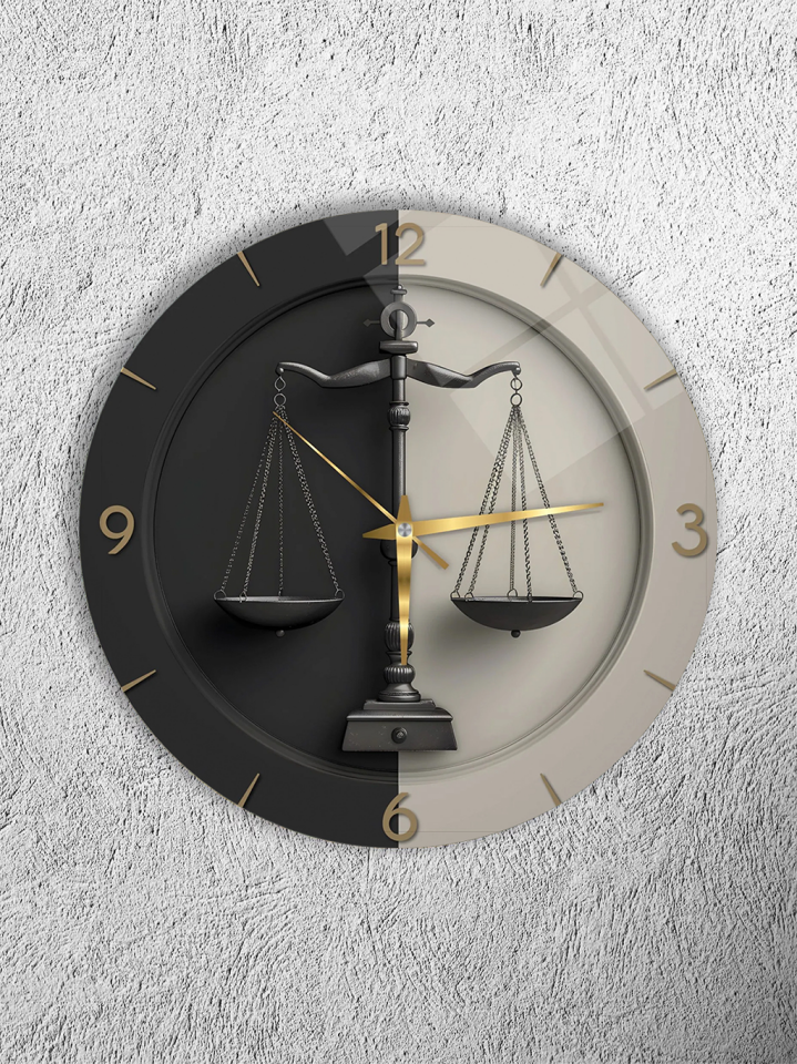 KIRILMAZ CAM DUVAR SAATİ,HEM TABLO HEM SAAT ADALET TERAZİSİ TEMALI SİYAH BEJ MODERN TASARIM SAAT EV OFİS HEDİYESİ