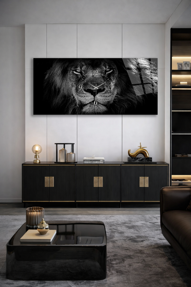 KIRILMAZ CAM DUVAR SAATİ , HEM TABLO HEM SAAT ASLAN FİGÜRLÜ SİYAH BEYAZ TASARIM EV OFİS HEDİYESİ