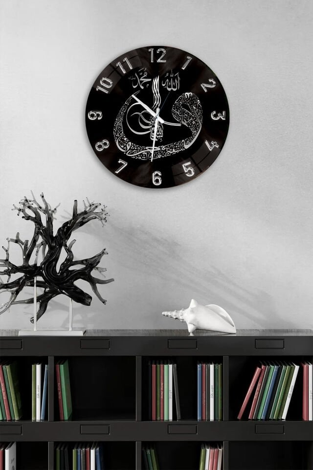 KIRILMAZ CAM DUVAR SAATİ, HEM TABLO HEM SAAT OSMANLI HAT SANATI SİYAH BEYAZ EV OFİS HEDİYESİ