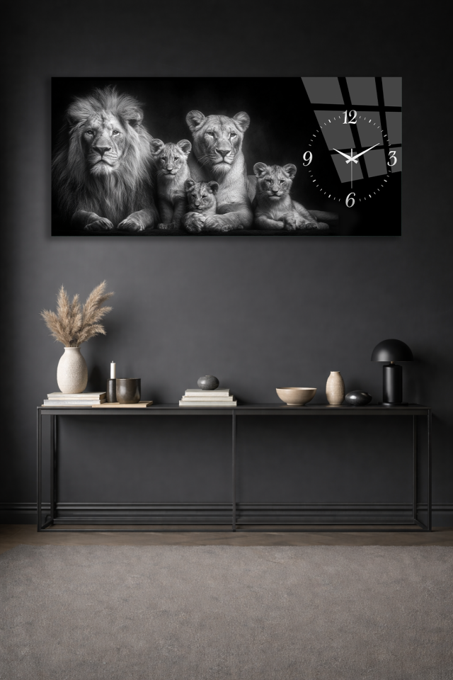 KIRILMAZ CAM DUVAR SAATİ, HEM TABLO HEM SAAT ASLAN AİLESİ SİYAH BEYAZ TASARIM EV OFİS HEDİYESİ
