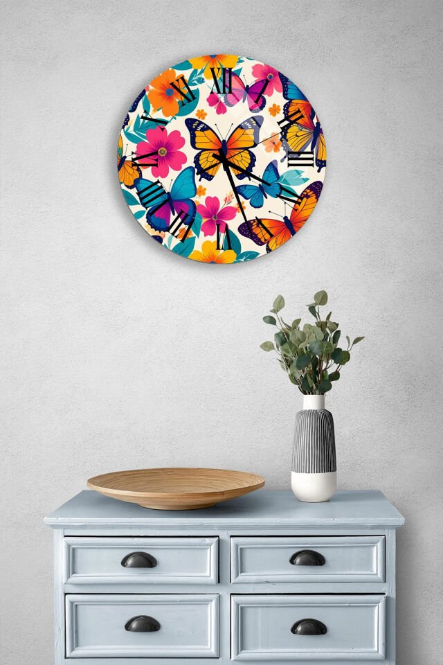 KIRILMAZ CAM DUVAR SAATİ , HEM TABLO HEM SAAT RENKLİ KELEBEK VE ÇİÇEK DESENLİ TASARIM EV OFİS HEDİYESİ