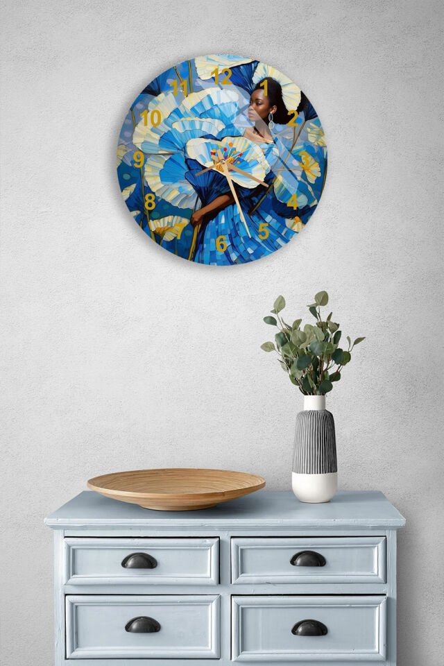 KIRILMAZ CAM DUVAR SAATİ, HEM TABLO HEM SAAT MAVİ TONLU KADIN PORTRE SANATSAL TASARIM EV OFİS HEDİYESİ