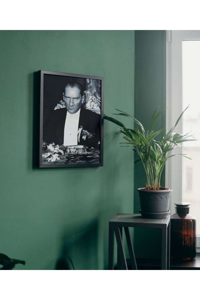 Çok Renkli - Mustafa Kemal Atatürk Korkunç Ve Sert Bakış Dekorasyon Yüksek Kaliteli Çerçeveli Tablo Poster